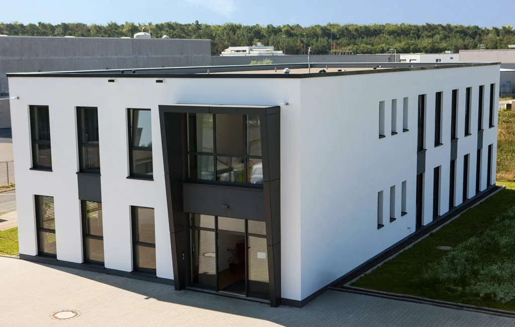  ber Uns INDUSTRA GmbH