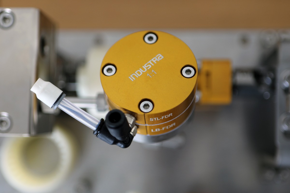  ber Uns INDUSTRA GmbH